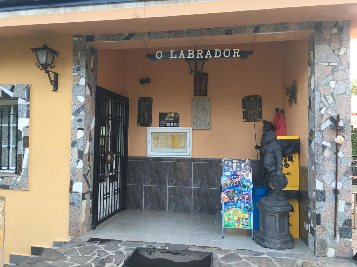 ホテル Hostal O Labrador O Hospital エクステリア 写真